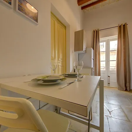 Daire Authentic 1br In The Heart Of By 360 Estates *