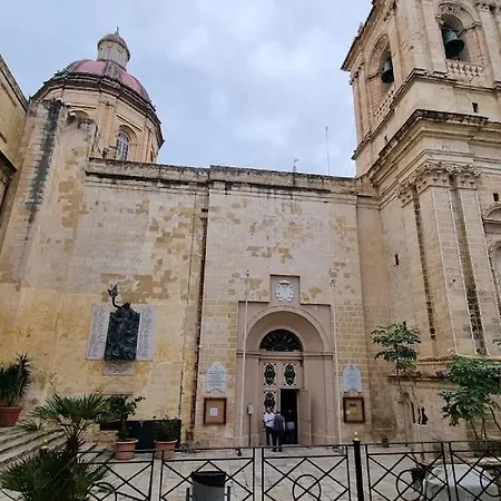Daire Authentic 1br In The Heart Of By 360 Estates Birgu